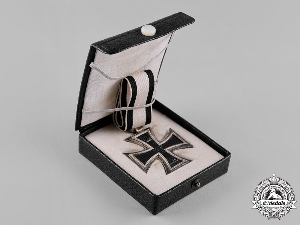 germany,_imperial._a_cased1914_iron_cross_ii_class_for_non-_combatants_c19-5173