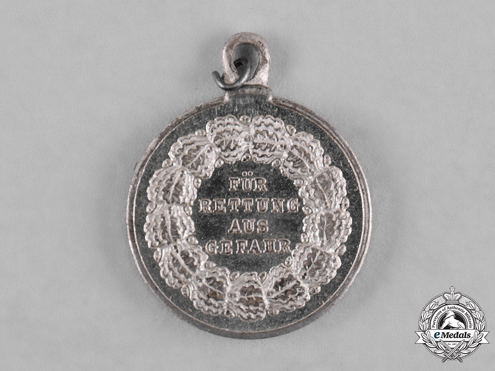 germany,_weimar._a_medal_for_rescue_from_danger_with_miniature_c19-5207