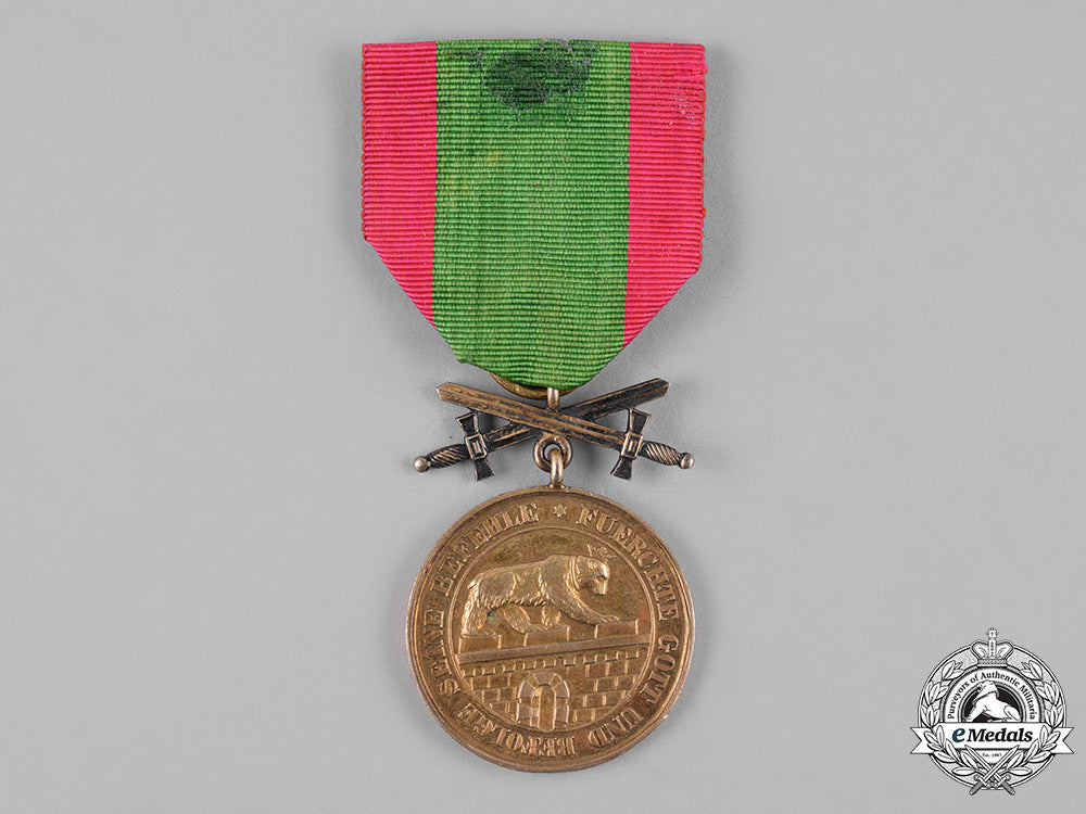 anhalt,_duchy._a_house_order_of_albert_the_bear,_golden_merit_medal_with_swords_c19-5223_1