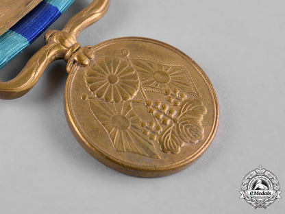 japan,_empire._a1904-1905_war_medal_in_case_c19-5362