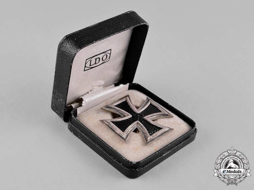 germany,_wehrmacht._a1939_iron_cross,_i_class,_with_case,_by_alois_rettenmaier_c19-538
