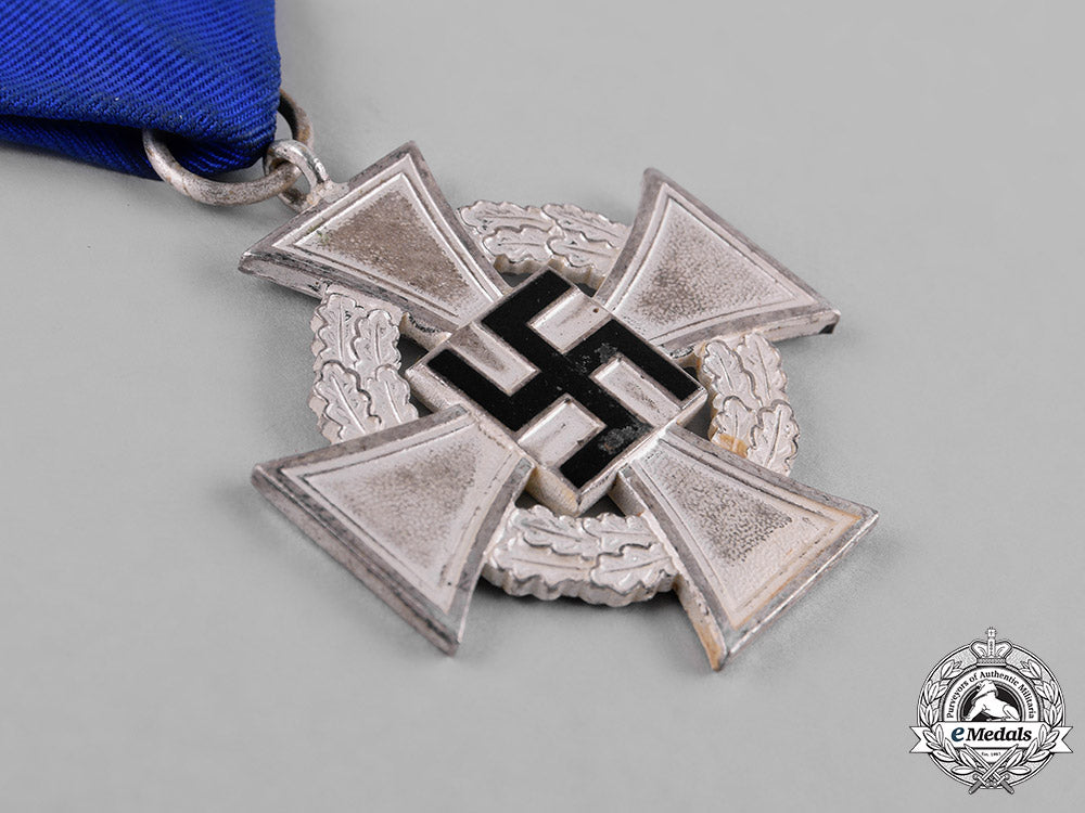 germany,_third_reich._a_lot_of_three_second_war_period_medals_c19-563