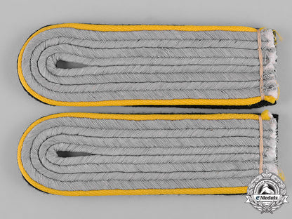 germany,_ss._a_set_of_cavalry_untersturmführer_shoulder_boards_c19-5637