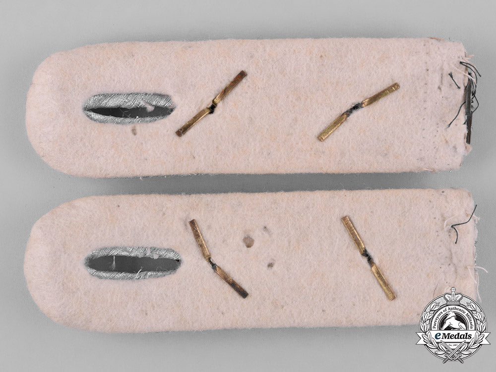 germany,_heer._a_pair_of_heer(_army)_infantry_hauptmann_shoulder_boards_c19-567_1_1