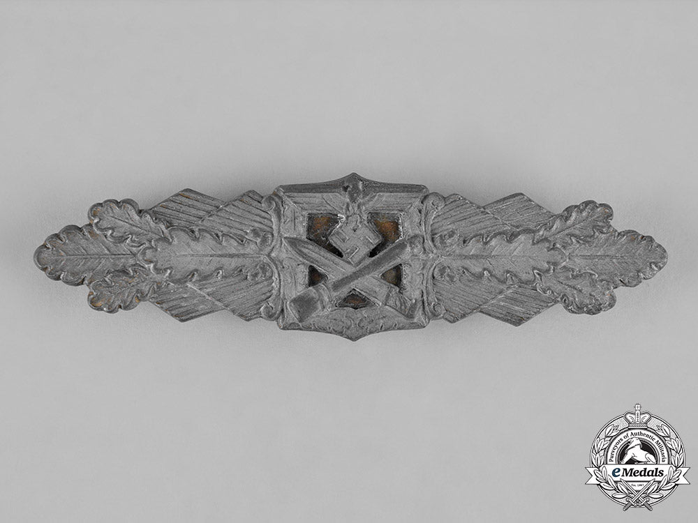 germany,_wehrmacht._a_close_combat_clasp,_silver_grade,_by_c.e._juncker_c19-5709_1_1
