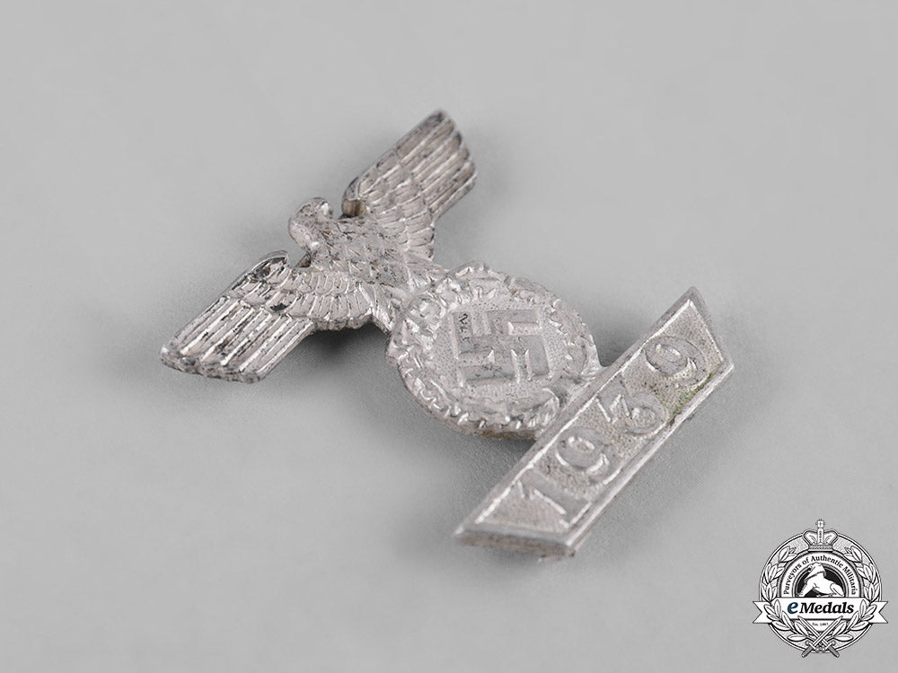 germany,_wehrmacht._a_clasp_to_the1939_iron_cross_ii_class,_type_ii_c19-5719