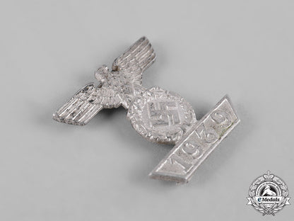 germany,_wehrmacht._a_clasp_to_the1939_iron_cross_ii_class,_type_ii_c19-5719