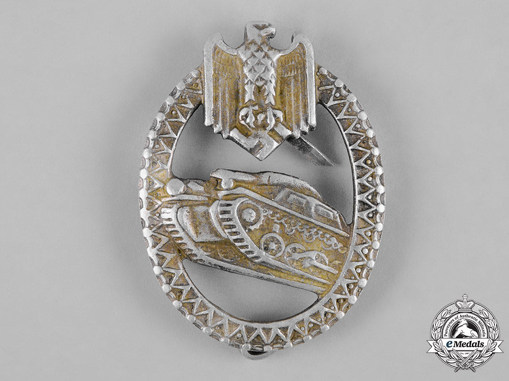 germany,_heer._an_armored_marksmanship_lanyard_badge,_by_assmann_c19-5749_1_1_1_1