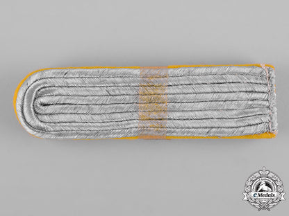 germany,_luftwaffe._a_pair_of_flight_lieutenant_rank_shoulder_boards&_collar_tabs_c19-576_2_1