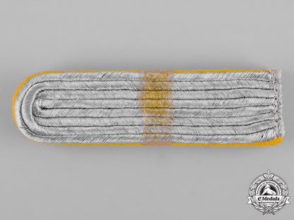 germany,_luftwaffe._a_pair_of_flight_lieutenant_rank_shoulder_boards&_collar_tabs_c19-577_2_1