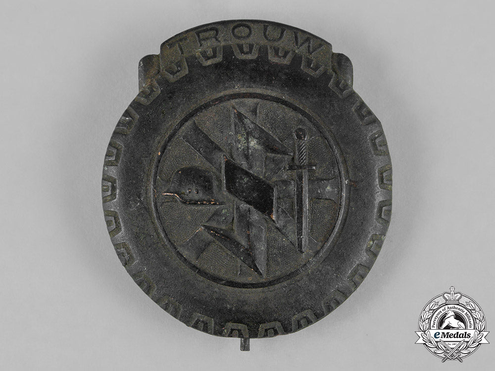 germany,_nskk._a_badge_for_dutch_eastern_front_volunteers_in_the_nskk_c19-5784_2_1