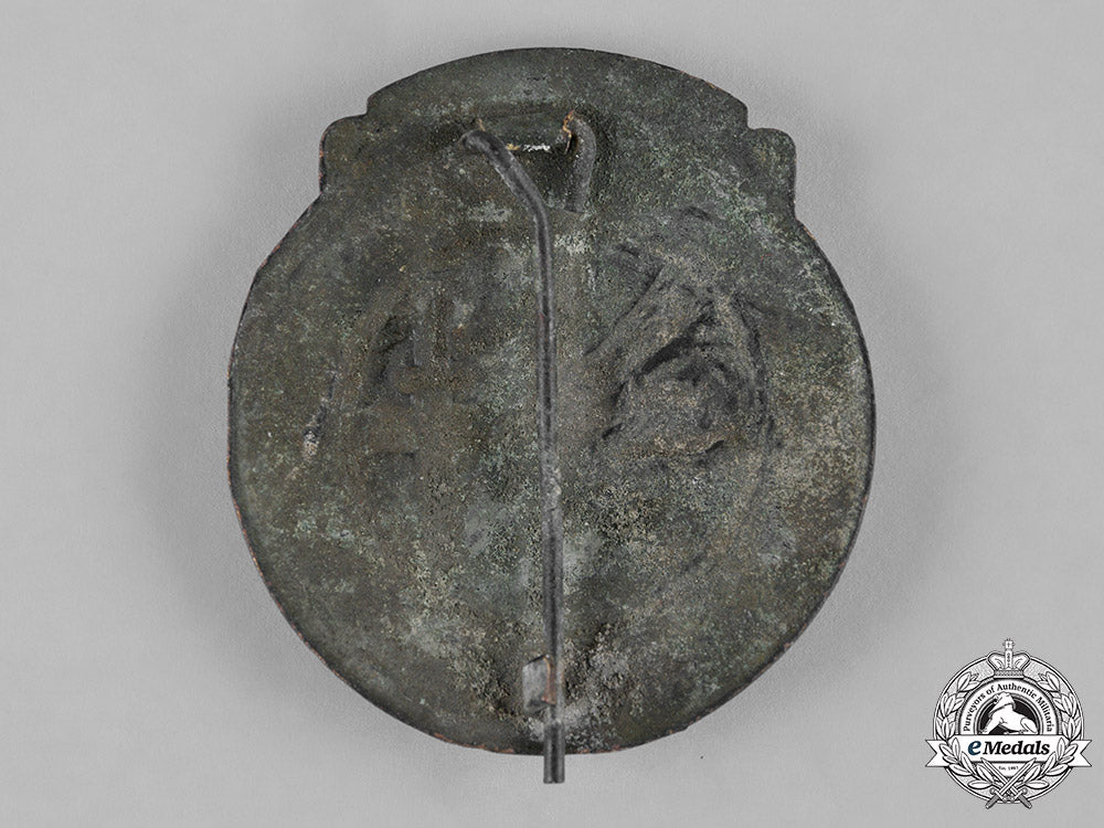 germany,_nskk._a_badge_for_dutch_eastern_front_volunteers_in_the_nskk_c19-5785_2_1