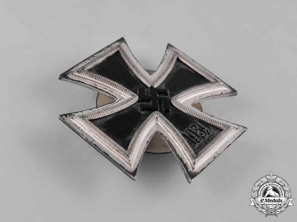 germany,_wehrmacht._a1939_iron_cross_i_class,_by_b.h._mayer,_maerz_published_example_c19-5806