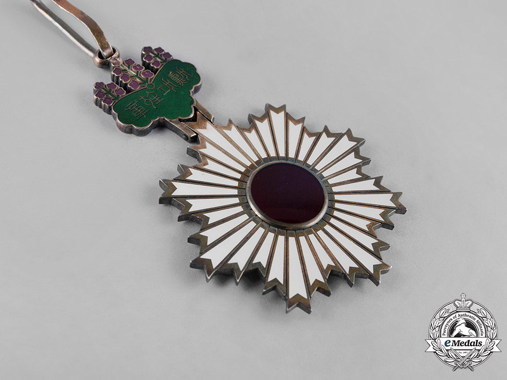 japan,_empire._an_order_of_the_rising_sun,_iii_class_c.1920_c19-6058_1_1