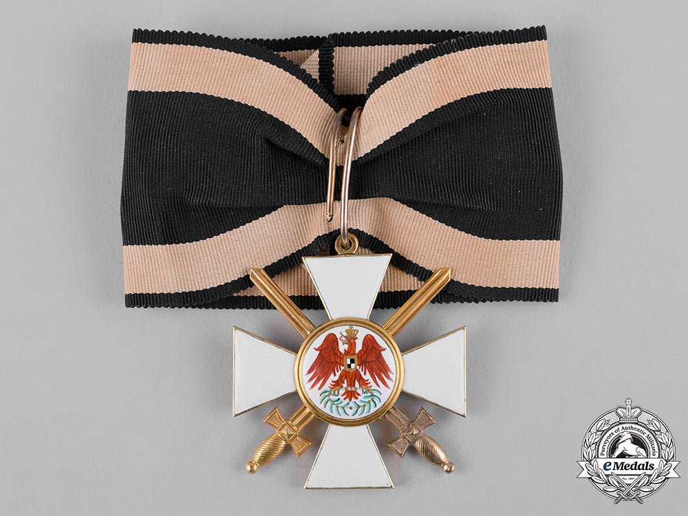prussia._an_order_of_the_red_eagle_in_gold,_military_division,_ii_class_with_swords,_by_wagner,_c.1915_c19-6073