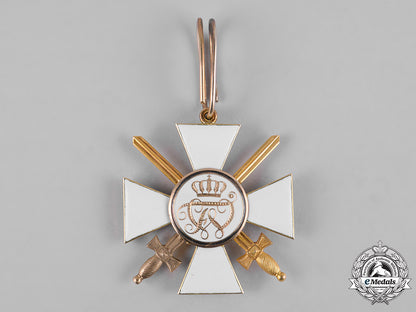 prussia._an_order_of_the_red_eagle_in_gold,_military_division,_ii_class_with_swords,_by_wagner,_c.1915_c19-6075