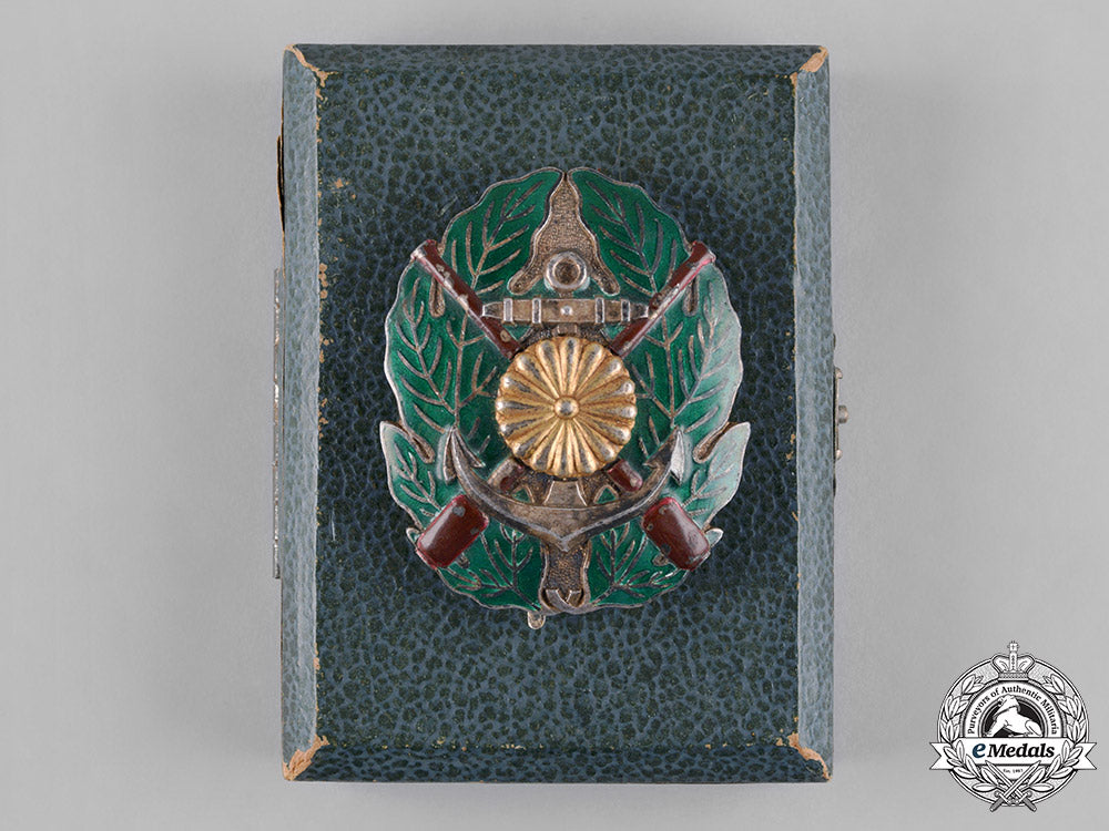 japan,_empire._a_naval_gunnery_efficiency_badge,_i_class_c19-6211_1_1_1