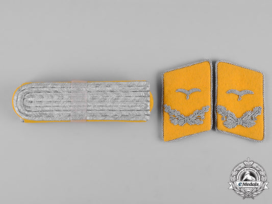 germany,_luftwaffe._a_pair_of_flight_lieutenant_rank_shoulder_boards_and_collar_tabs_c19-623