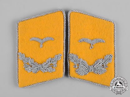 germany,_luftwaffe._a_pair_of_flight_lieutenant_rank_shoulder_boards_and_collar_tabs_c19-624