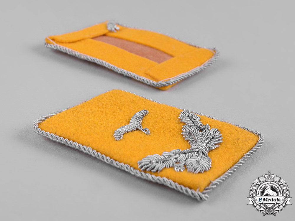 germany,_luftwaffe._a_pair_of_flight_lieutenant_rank_shoulder_boards_and_collar_tabs_c19-626