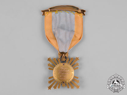 united_states._an_american_society_of_the_colonial_dames_badge,_named_to_susie_adelaide_pearce_c19-6565_1_1