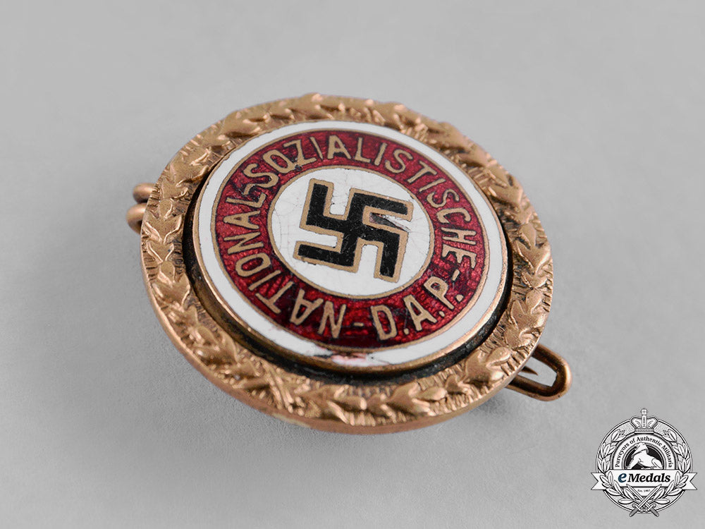 germany,_nsdap._a_pair_of_golden_party_badges,_large_and_small_version(76540)_c19-6615