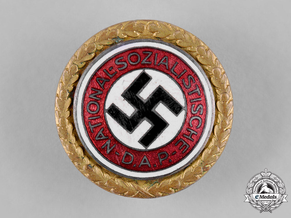 germany,_nsdap._a_pair_of_golden_party_badges,_large_and_small_version(76540)_c19-6617