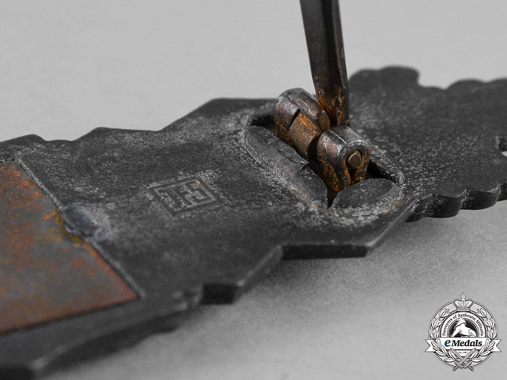 germany,_wehrmacht._a_close_combat_clasp,_bronze_grade,_by_josef_feix&_söhne_c19-7188