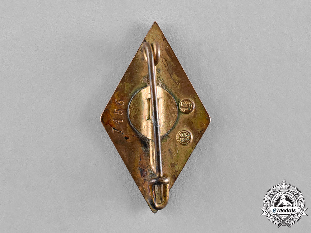 germany,_hj._a_golden_membership_badge,_by_otto_schickle_c19-7285