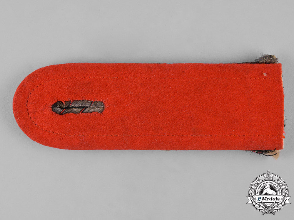 germany,_imperial._an8_th_württemberg_infantry_regiment“_großherzog_friedrich_von_baden”_leutnant_shoulder_board_c19-7366_1