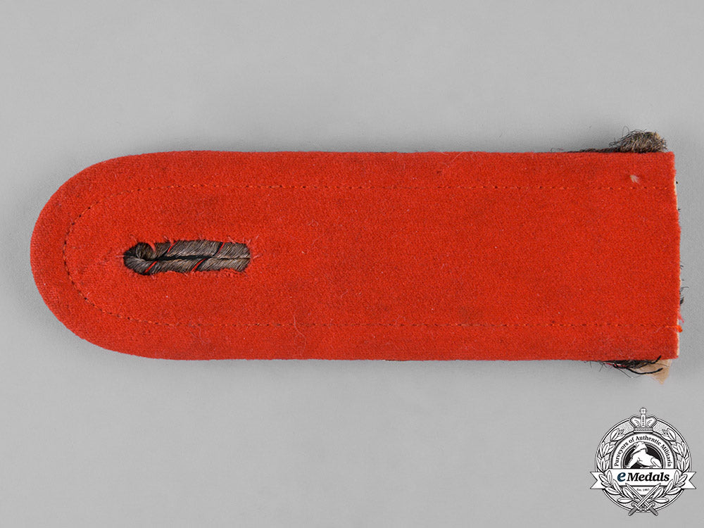 germany,_imperial._an8_th_württemberg_infantry_regiment“_großherzog_friedrich_von_baden”_leutnant_shoulder_board_c19-7366_1