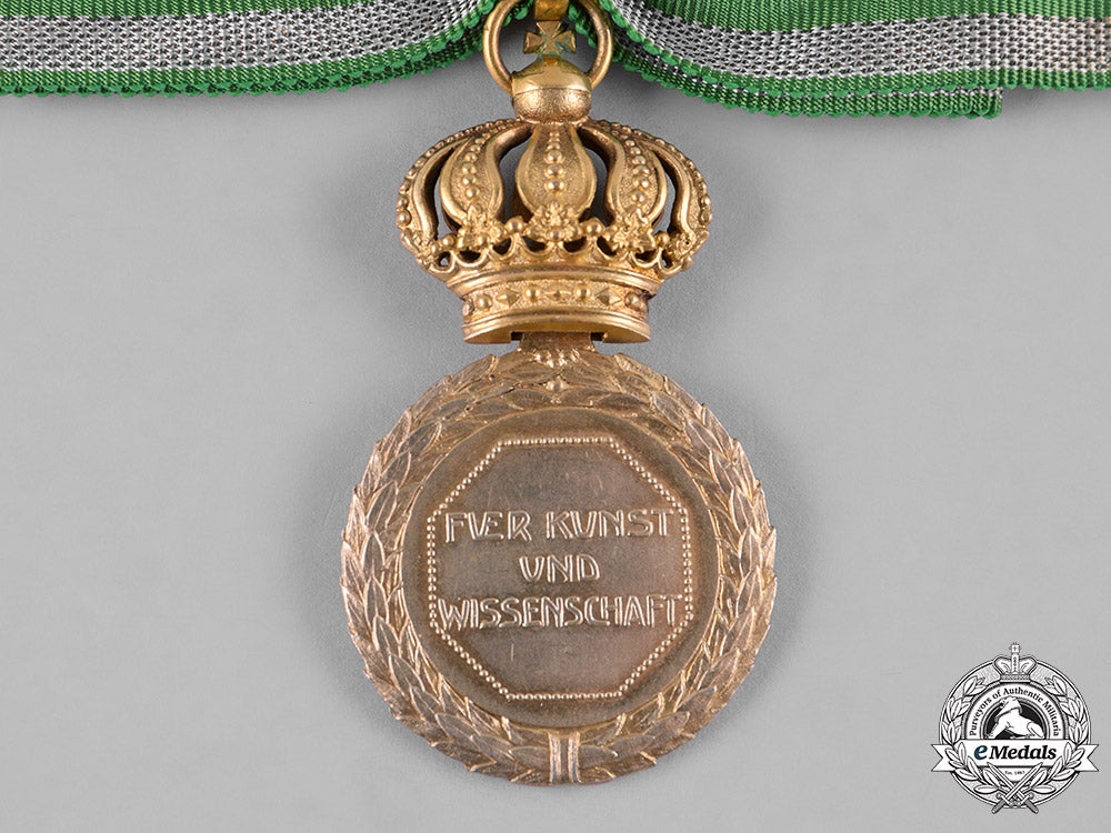 saxe-_coburg_and_gotha,_kingdom._a_golden_merit_medal_for_art_and_science_with_crown_c19-7554_1
