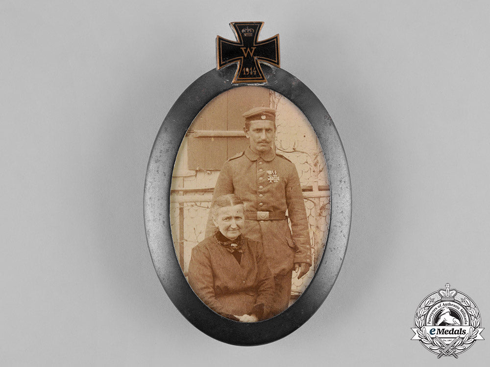 germany,_imperial._a_framed_imperial_photograph_c19-7619