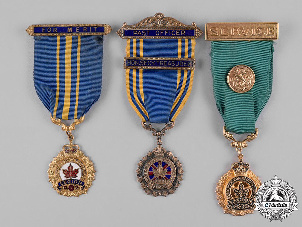 united_kingdom._a_lot_of_ten_badges_and_medals_c19-7888