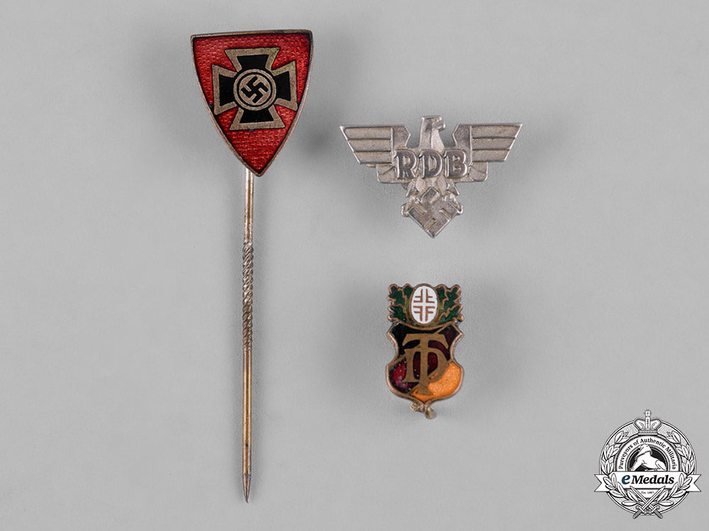 germany,_third_reich._a_lot_of_third_reich_period_badges_c19-7950