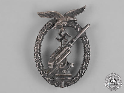 germany,_luftwaffe._a_flak_badge_with_case_of_issue_c19-802_2