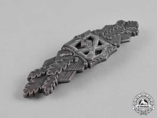 germany,_wehrmacht._a_close_combat_clasp,_silver_grade,_by_friedrich_linden_c19-8075_2_1_1