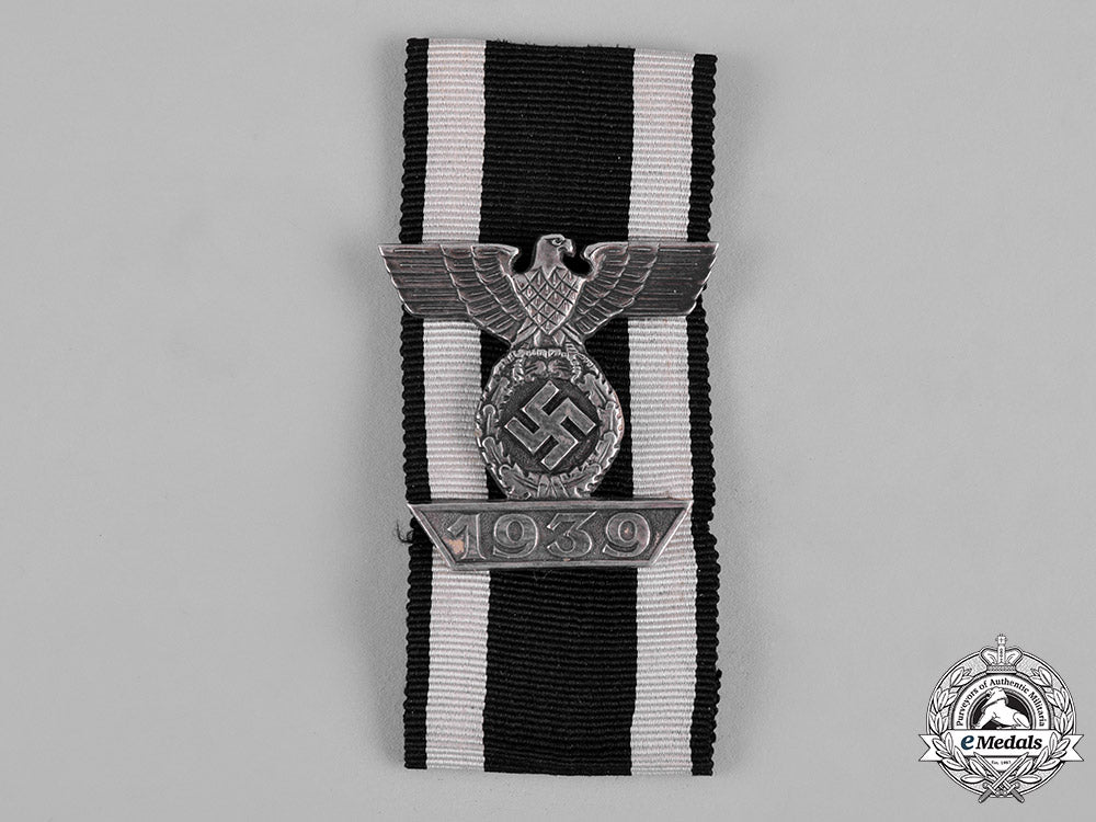 germany,_wehrmacht._a_clasp_to_the1939_iron_cross,_ii_class,_type_ii_c19-8086