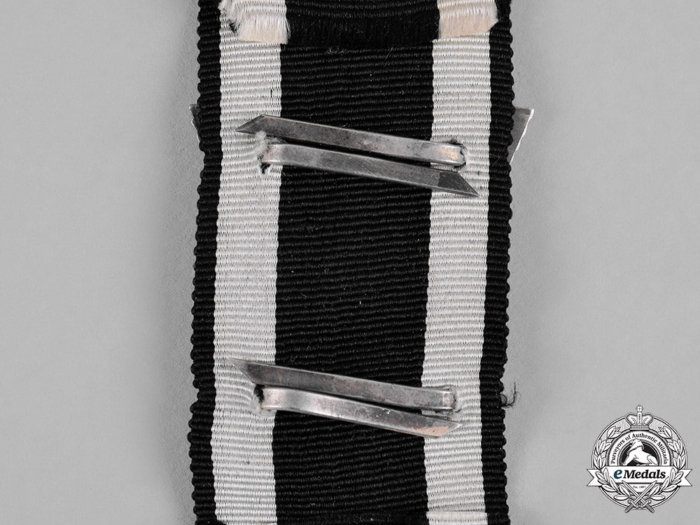 germany,_wehrmacht._a_clasp_to_the1939_iron_cross,_ii_class,_type_ii_c19-8088