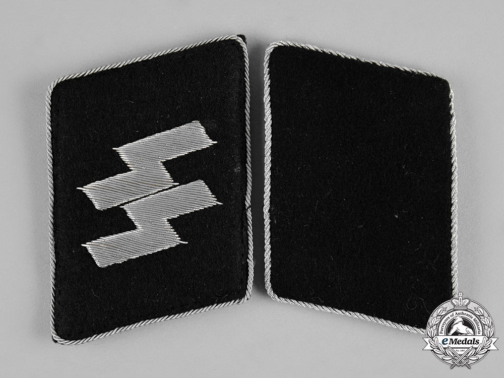 germany,_ss._a_pair_of_ss_officer_collar_tabs_c19-8090