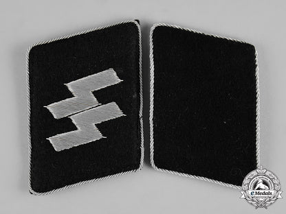 germany,_ss._a_pair_of_ss_officer_collar_tabs_c19-8090