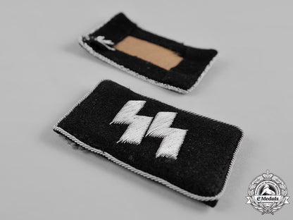germany,_ss._a_pair_of_ss_officer_collar_tabs_c19-8093