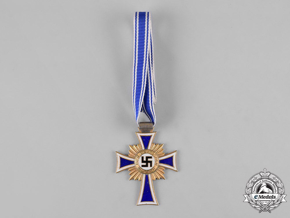 germany,_third_reich._an_honour_cross_of_the_german_mother_in_gold_c19-8107_1