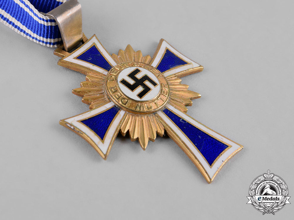 germany,_third_reich._an_honour_cross_of_the_german_mother_in_gold_c19-8110_1