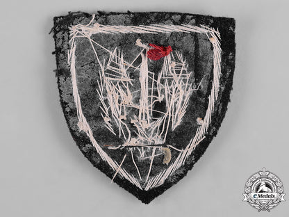 italy._a_voluntary_militia_for_national_security_officer_insignia_c19-822