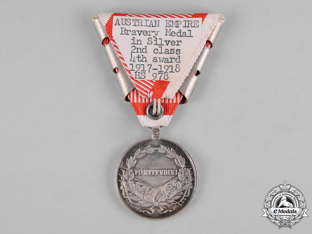austria,_imperial._a_karl_i_bravery_silver_medal,_ii_class,_iv_award,_by_kautsch,_c.1918_c19-8231