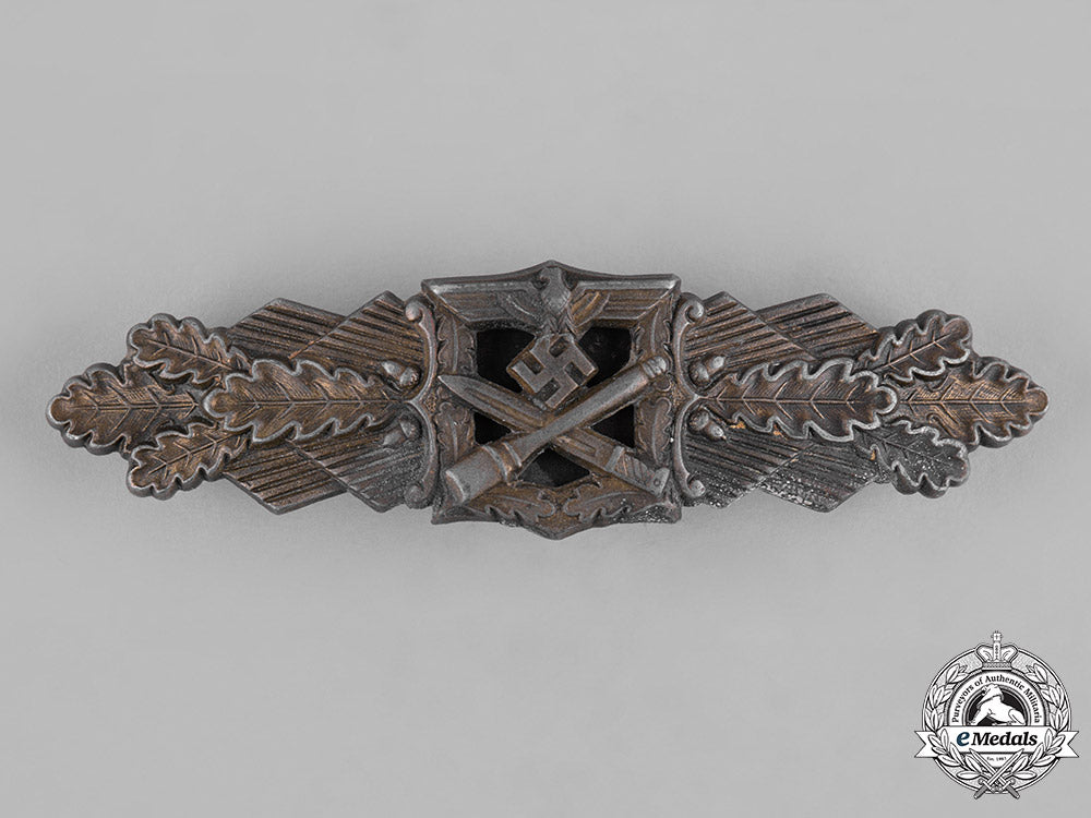 germany,_wehrmacht._a_close_combat_clasp,_bronze_grade,_by_friedrich_linden_c19-831