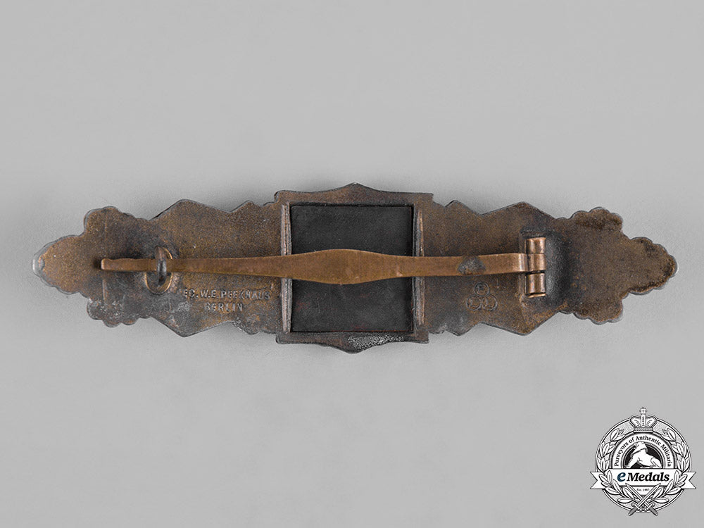 germany,_wehrmacht._a_close_combat_clasp,_bronze_grade,_by_friedrich_linden_c19-832