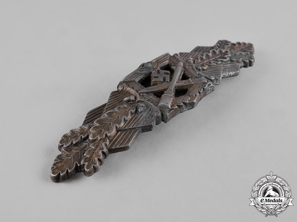 germany,_wehrmacht._a_close_combat_clasp,_bronze_grade,_by_friedrich_linden_c19-833