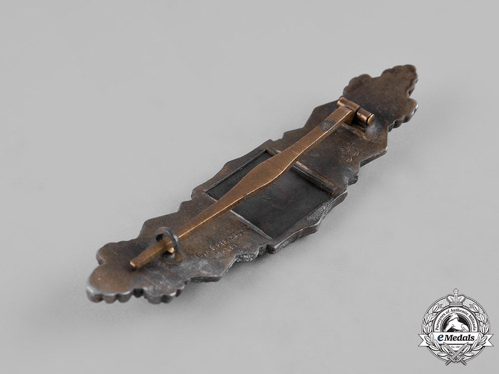 germany,_wehrmacht._a_close_combat_clasp,_bronze_grade,_by_friedrich_linden_c19-834